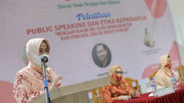 Di Hadapan Dharma Wanita Makassar, Indira Sebut Pentingnya Public Speaking dan Etika Kepribadian